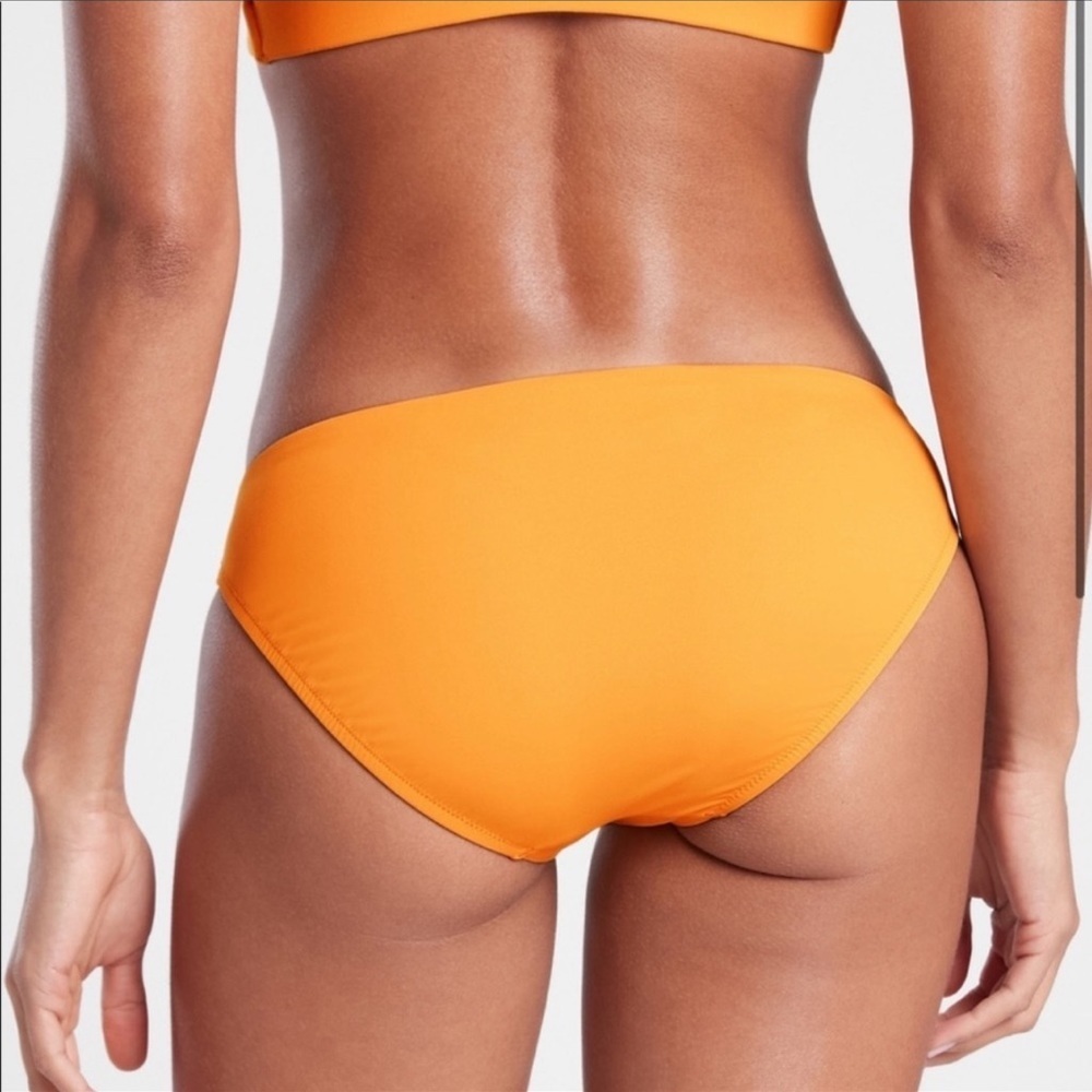 Athleta Clean Medium Print Bottom